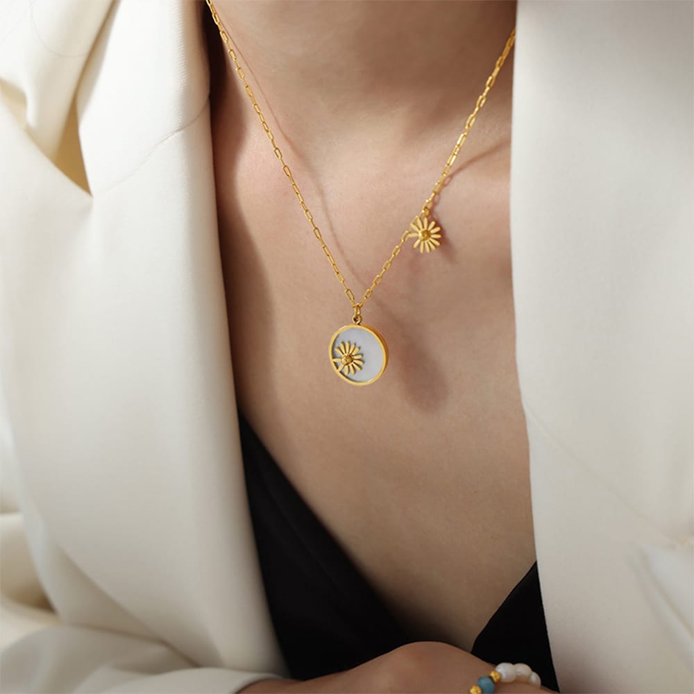 Solea Bloom Necklace