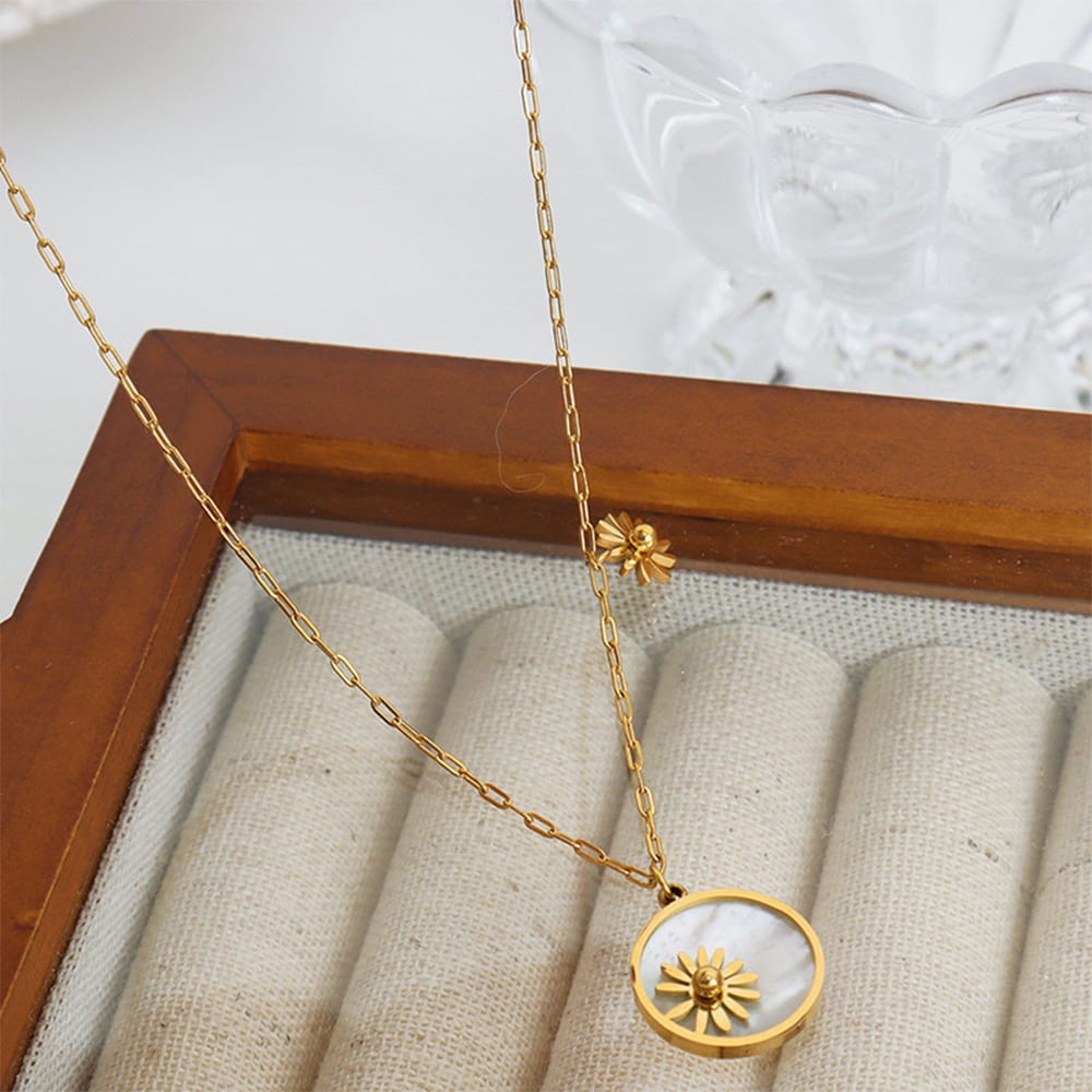 Solea Bloom Necklace