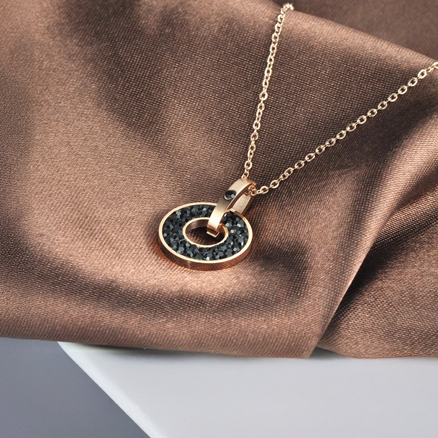 Eterna Radiance Pendant  Calmara